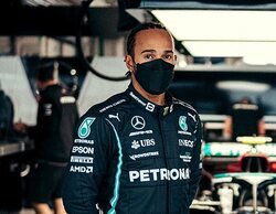 Marko: "Hamilton empujó a Checo; parecía que lo quería enviar directamente al Pit-Lane"