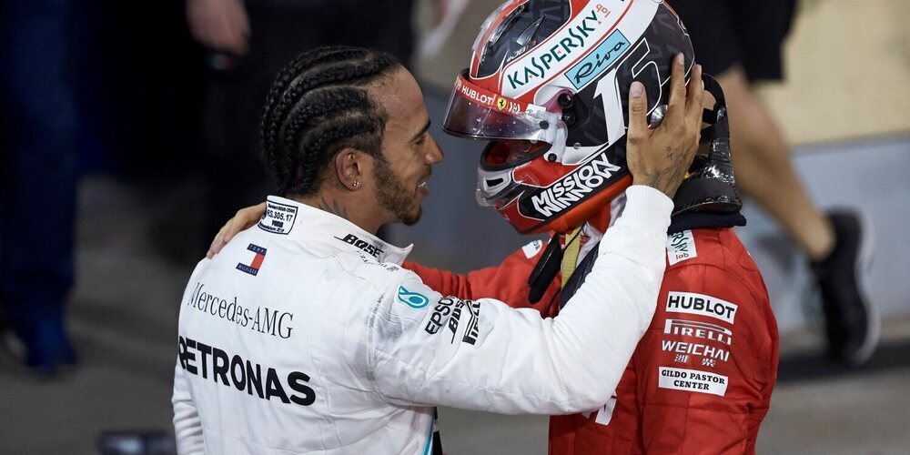 Hamilton: "Ha sido asombroso ver el crecimiento de Charles, es un líder"