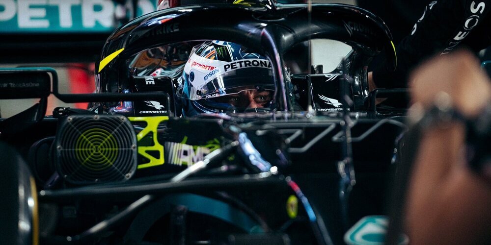 Bottas logra el mejor tiempo en la 1ª jornada de Libres en Losail; Verstappen dominó por la mañana