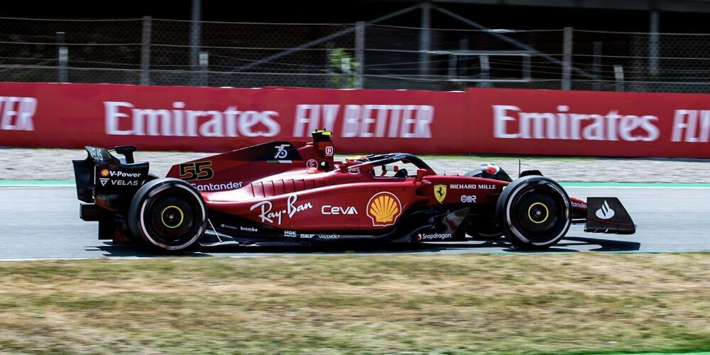 Ferrari domina los tiempos mientras Mercedes enseña la patita en la vuelta al GP de España