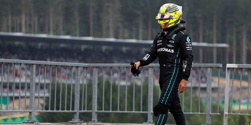 Lewis Hamilton: "Estar 1.8  por detrás es una verdadera patada en los dientes, pero es lo que es"