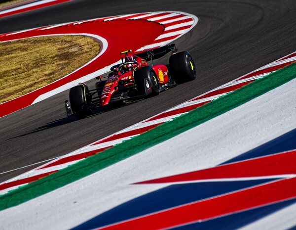Sainz fa segnare il miglior tempo nelle prove libere 1 e Leclerc guida il soporifero secondo set di prove libere
