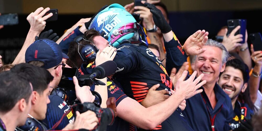 Max Verstappen: "Tuve una buena batalla con Checo hacia el final"