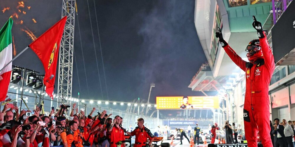 Carlos Sainz se lleva una astuta victoria en el Gran Premio de Singapur