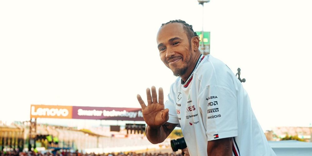 Lewis Hamilton: "No funciona la forma en la que añadimos carga aerodinámica a este coche"