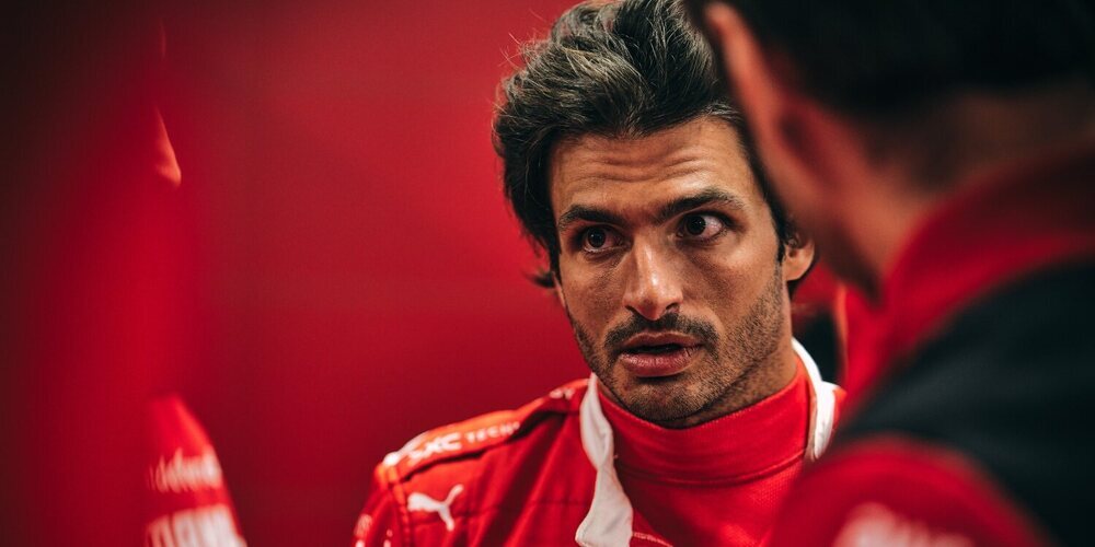 Carlos Sainz, frustrado: "Han tenido que reconstruir el coche entero para los Libres 2"