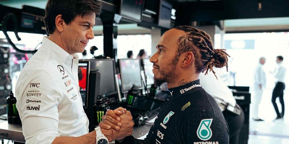 Toto Wolff: "Es una perspectiva a largo plazo, no juega ningún papel para Lewis"