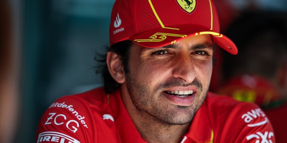 Jacques Villeneuve se posiciona con Sainz: "Ha sido el cordero del sacrifico de Ferrari"
