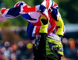 Lewis Hamilton hace historia ante su público en una carrera marcada por las condiciones climáticas
