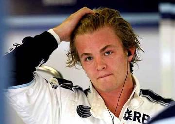 Rosberg destroza su Williams en Montmeló