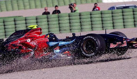 Vettel: "Empezaremos la temporada con una evolución del coche de 2007"