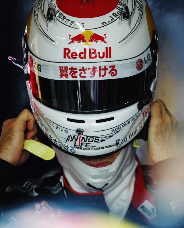 Vettel estrena nuevo casco en Japón