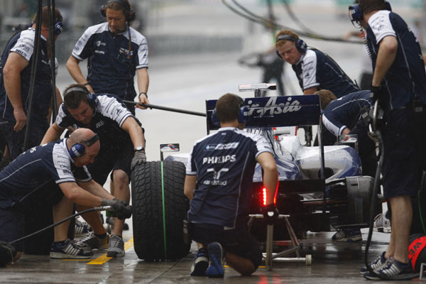 Sam Michael: "La F1 necesita neumáticos monzónicos"