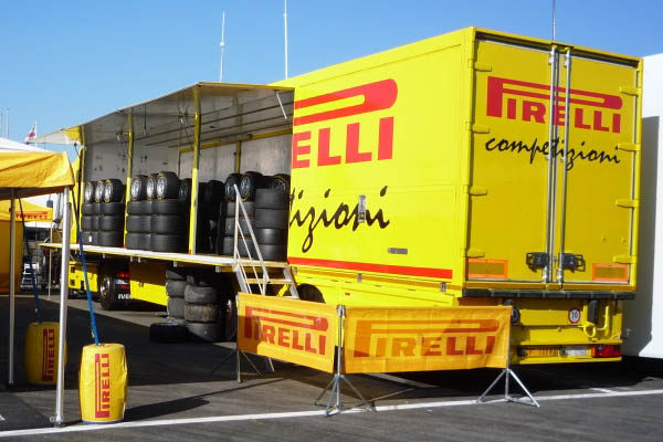 Pirelli y De la Rosa llegan a Barcelona para seguir probando los neumáticos