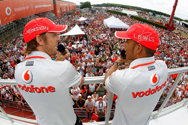 Vodafone extiende su patrocinio a McLaren hasta 2013