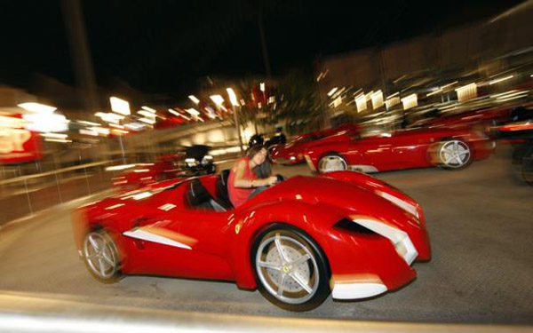 Así es 'Ferrari World', el paraíso de los tifosi