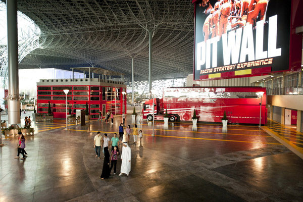 Así es 'Ferrari World', el paraíso de los tifosi