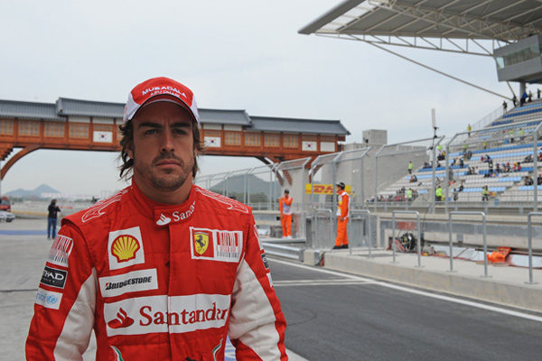 Alonso: "Hay equipos que tienen problemas e intentan desviar la atención"
