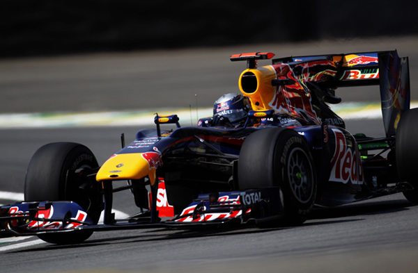 Vettel vuelve a ser el más rápido en la segunda sesión