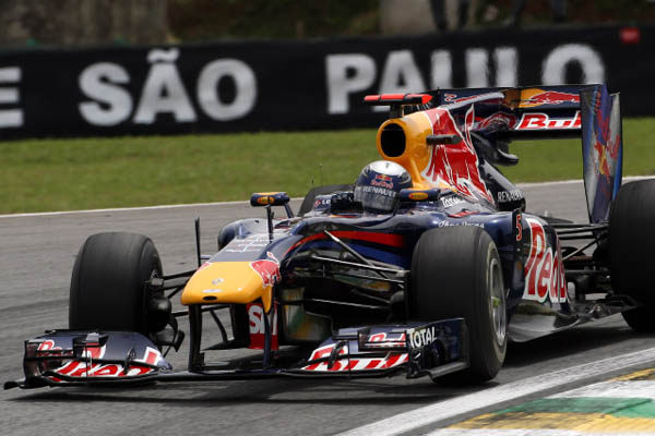 Vettel: "Pensé que había perdido la pole por una décima, hasta que ví un dígito mas adelante"