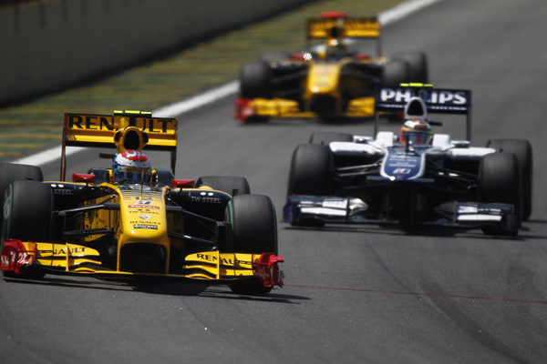 Renault sólo obtiene dos puntos en una carrera decepcionante