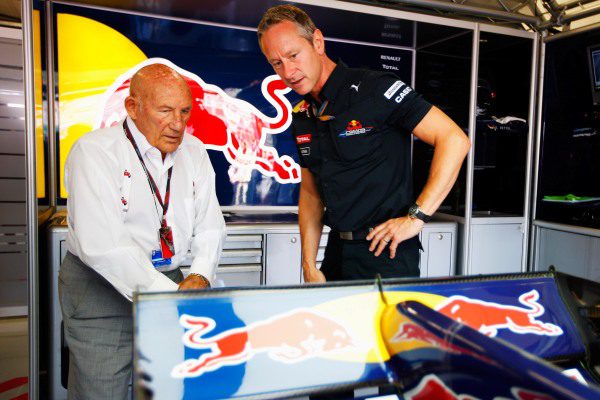 Stirling Moss: "Vettel está forzando a Webber a encontrar sus límites"