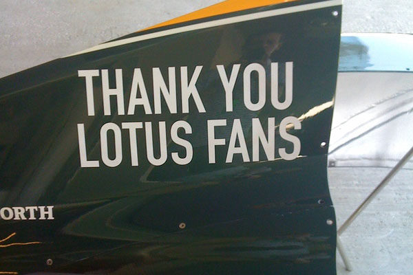 Tony Fernandes: "No quiero arrastrar el nombre de Lotus por la basura"