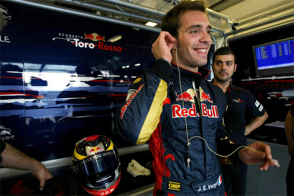 Vergne: "Mi primer día en la Fórmula 1 ha sido una buena experiencia"