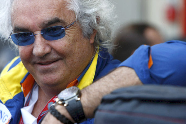 Briatore lamenta la estrategia de Ferrari en Abu Dabi