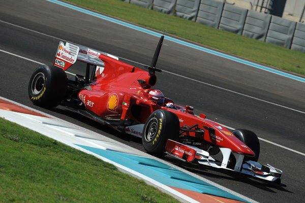 Alonso marca el mejor crono en la última jornada de tests con Pirelli
