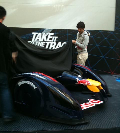 Alguersuari y Newey presentan 'Gran Turismo 5' en Madrid