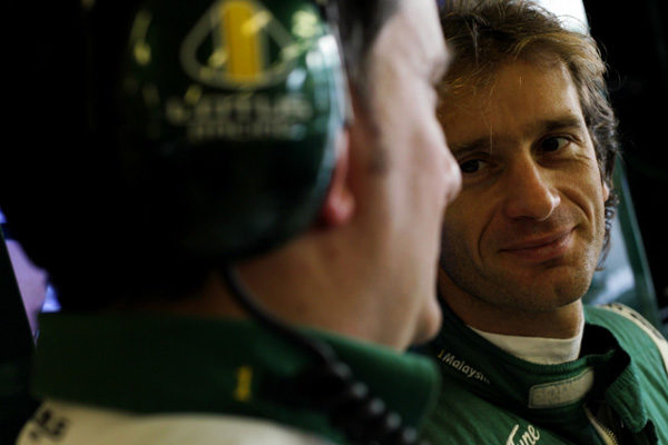 Trulli deja entrever que continuará en Lotus en 2011