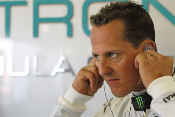Stewart: "Schumacher debe ganar o se irá con el rabo entre las piernas"