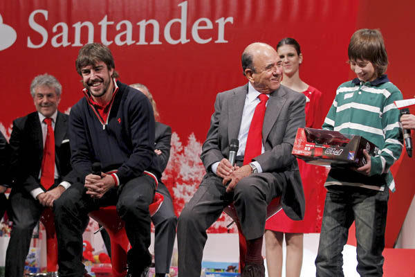 Alonso, protagonista de la gala solidaria del Banco Santander
