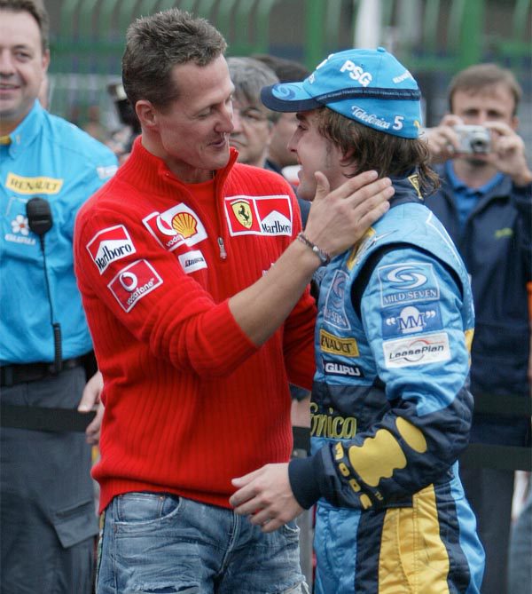 Schumacher podría volver a Ferrari en 2011 [INOCENTADA]