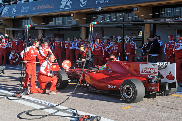 Ferrari vuelve al trabajo