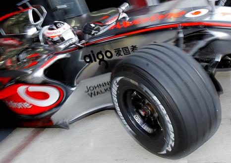 Ecclestone echa una manita a McLaren