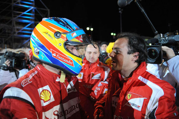 Fernando Alonso estrena nuevo casco para 2011