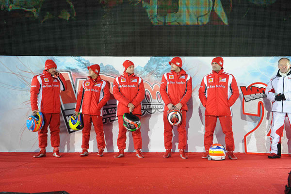Alonso, Massa, Rossi y Hayden se divirtieron sobre el hielo
