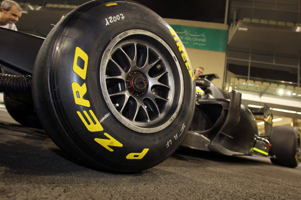 Dos cambios de neumáticos en carrera, el objetivo de Pirelli