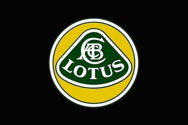 Batalla dialéctica entre el Team Lotus y Lotus Renault GP