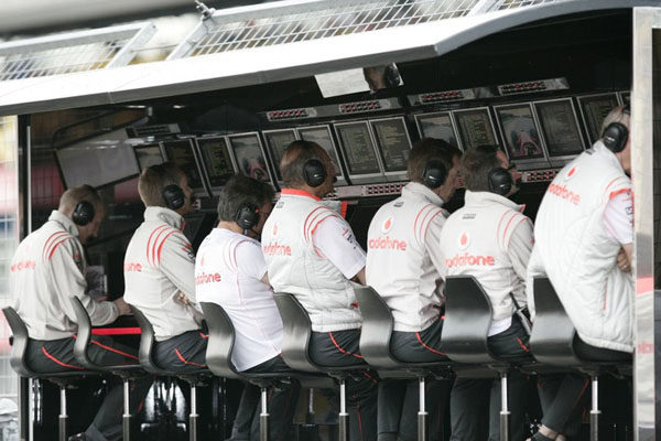 Temporada 2010: El equipo Vodafone McLaren Mercedes