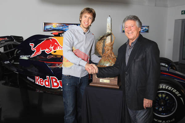 Vettel recibe el Trofeo Mario Andretti