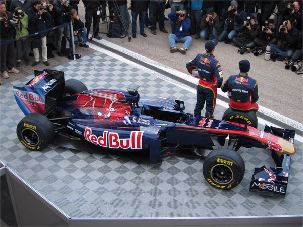 Toro Rosso presenta su nuevo monoplaza de 2011, el STR6