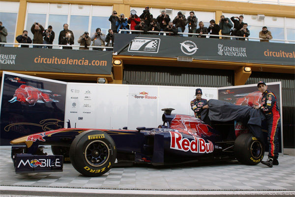 Toro Rosso presenta su nuevo monoplaza de 2011, el STR6