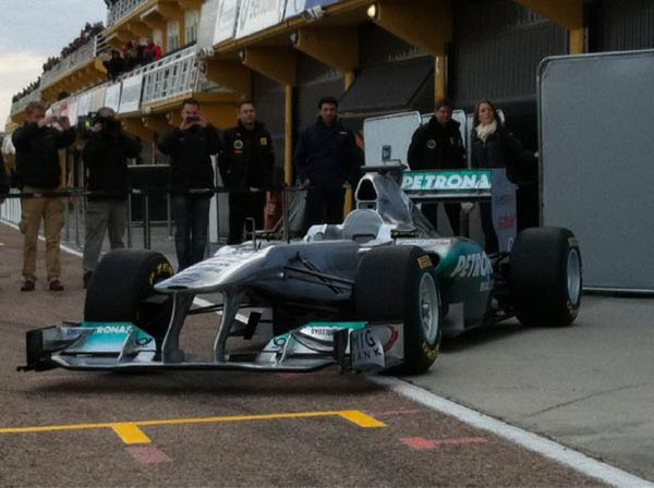 Mercedes presenta su nuevo monoplaza de 2011, el W02