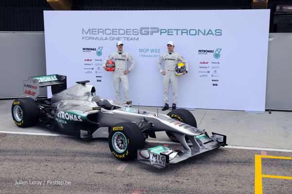Mercedes presenta su nuevo monoplaza de 2011, el W02