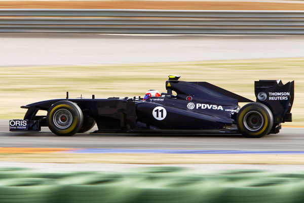 Williams muestra su nuevo monoplaza de 2011, el FW33