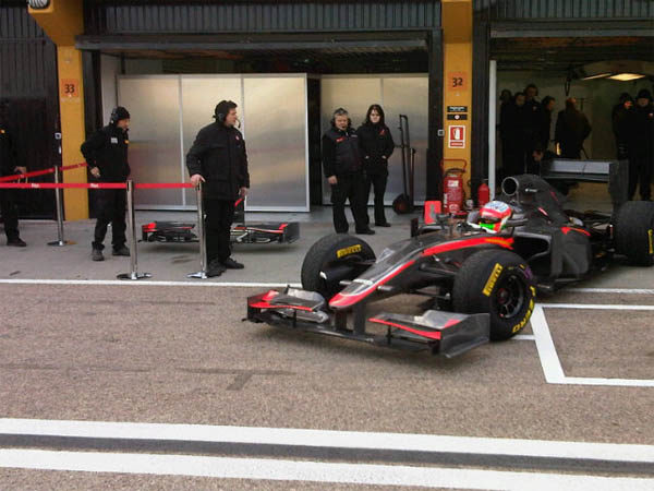 Alonso empieza a rodar en Cheste con el Ferrari de 2011