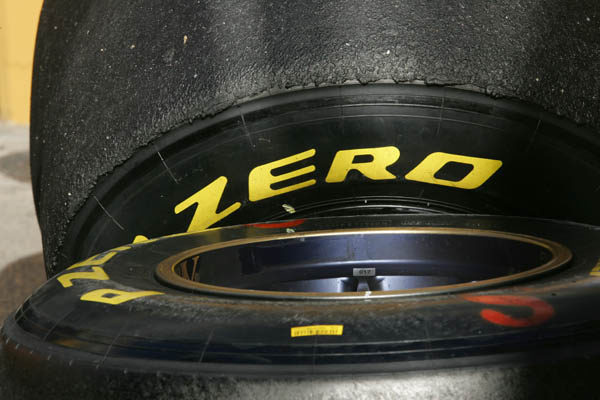 Alonso: "Creo que lo que más influirá en 2011 son los neumáticos"